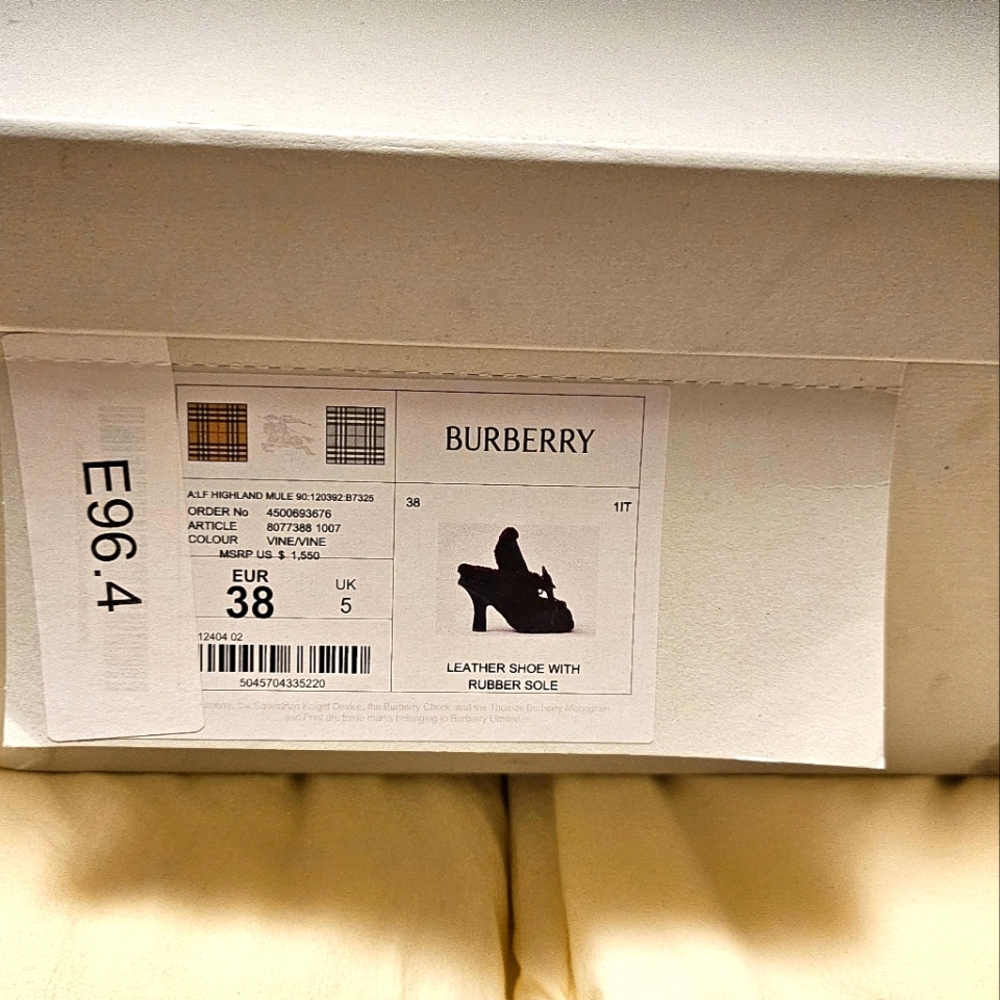 New Burberry fur Suede mules. - Picture 12 of 12